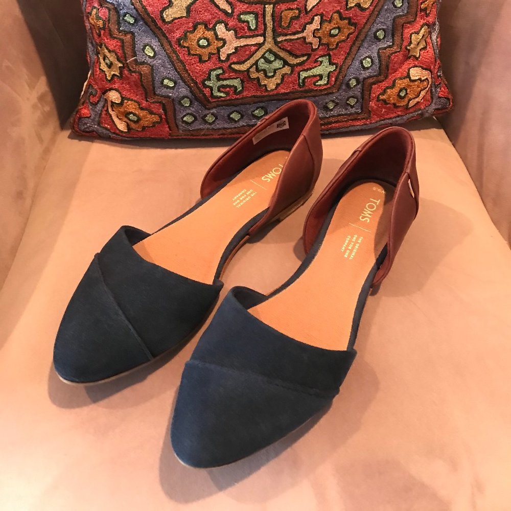 TOMS Shoes Jutti D'Orsay Navy/Penny Brown (sz 9.5)